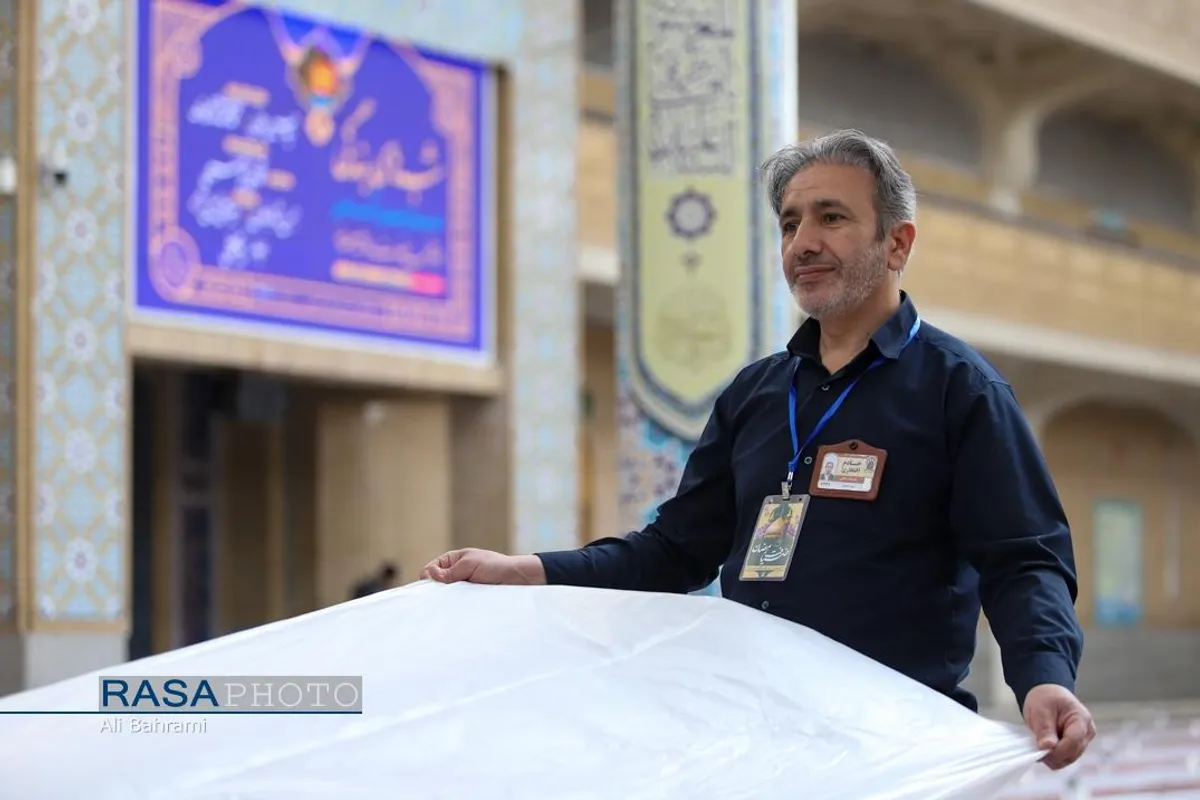 سفره افطاری حرم حضرت فاطمه معصومه (سلام&zwnj;الله&zwnj;علیها) در ماه مبارک رمضان