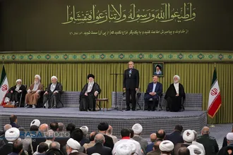 دیدار مسئولان نظام، سفرای کشور&zwnj;های اسلامی و میهمانان کنفرانس وحدت با رهبر انقلاب
