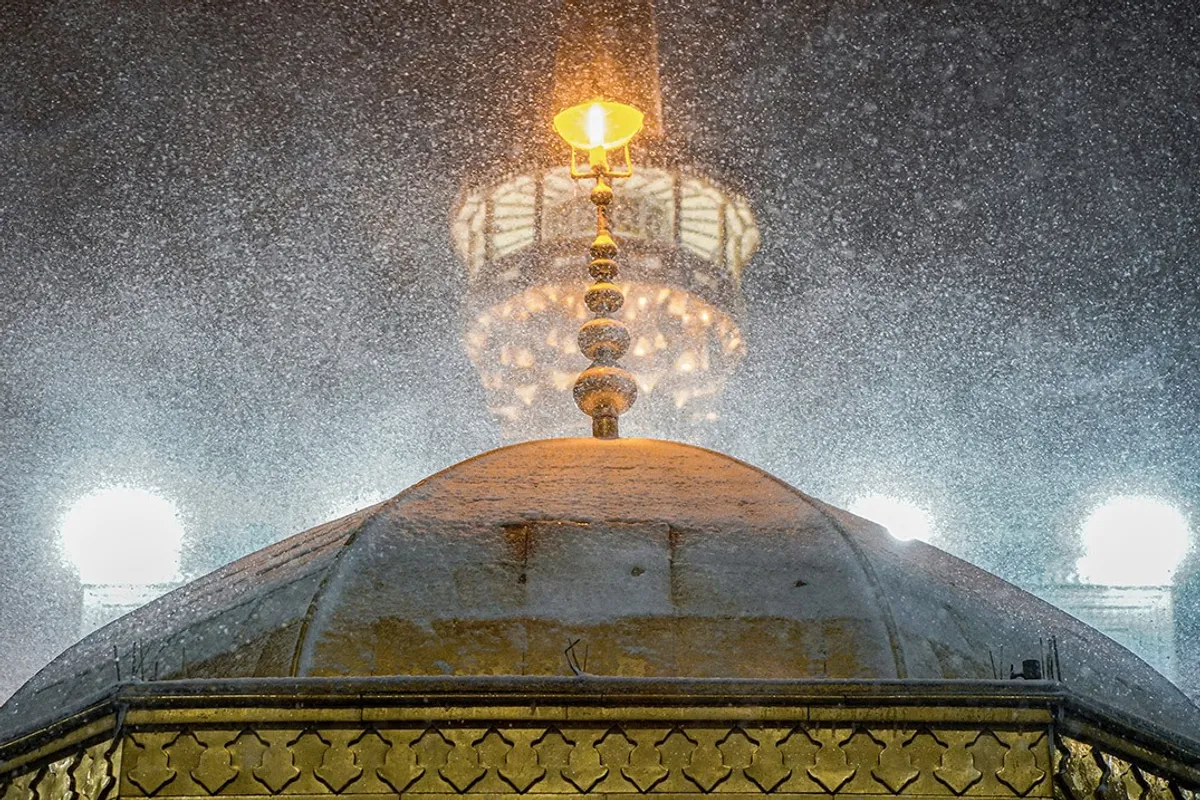 بارش برف در حرم امام رئوف (علیه&zwnj;السلام)