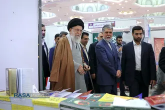 بازدید مقام معظم رهبری از سی و&zwnj;&zwnj; دومین نمایشگاه بین&zwnj;المللی کتاب تهران