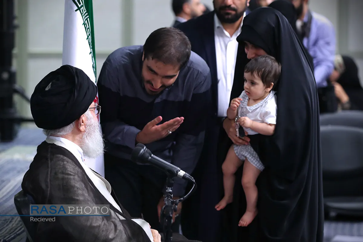 دیدار مدال&zwnj;آوران المپیاد&zwnj;های علمی و اعضای تیم ملی والیبال جوانان با رهبر انقلاب