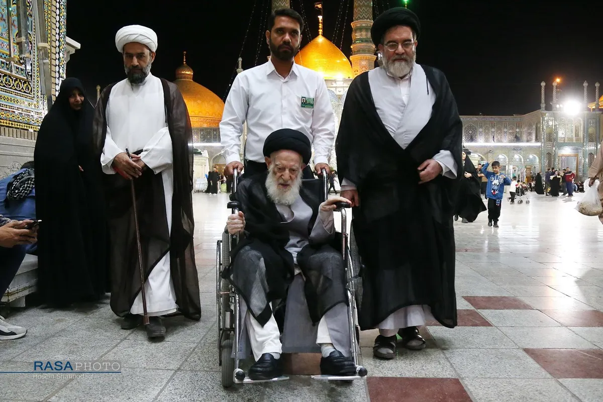 تشرف حضرت آیت الله شبیری زنجانی به حرم حضرت فاطمه معصومه (سلام&zwnj;الله&zwnj;علیها)