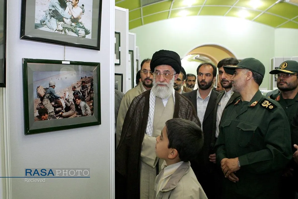 مجموعه&zwnj;ای از عکس&zwnj;های سردار شهید حاج قاسم سلیمانی در کنار رهبر معظم انقلاب