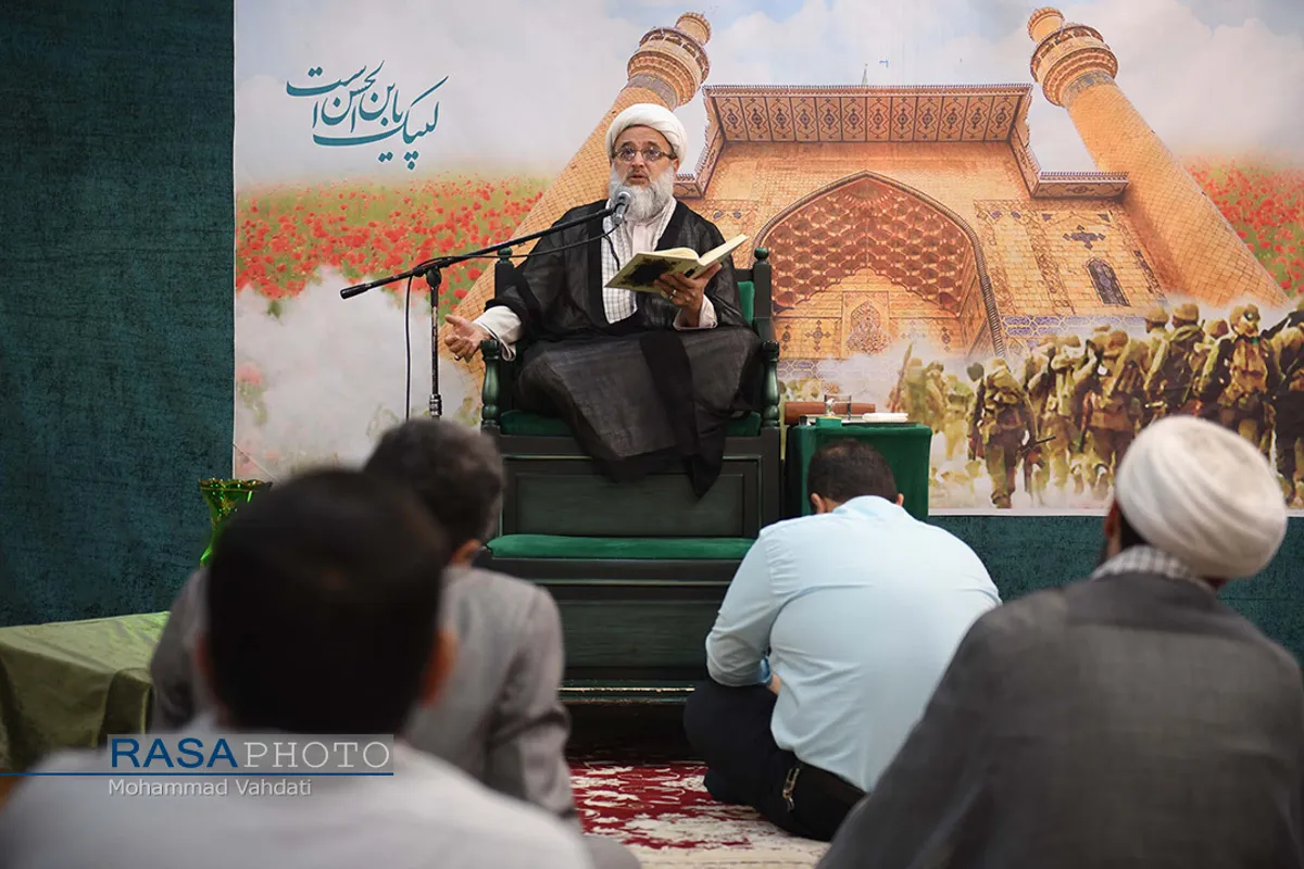 مناجات خوانی شب&zwnj;های ماه مبارک رمضان در هیئت محبین اهلبیت