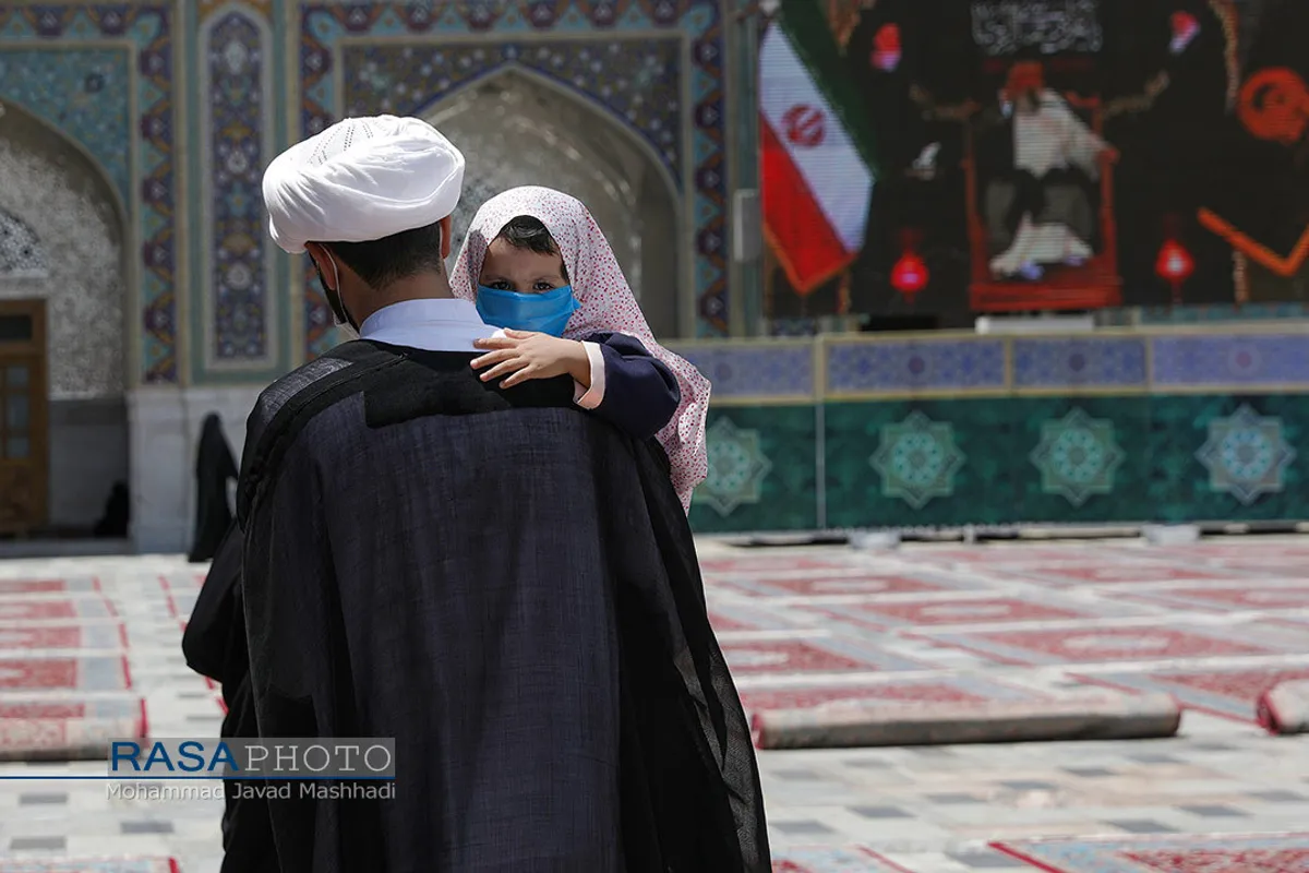 حال و هوای حرم در روز زیارتی حضرت امام رضا (علیه السلام&lrm;)