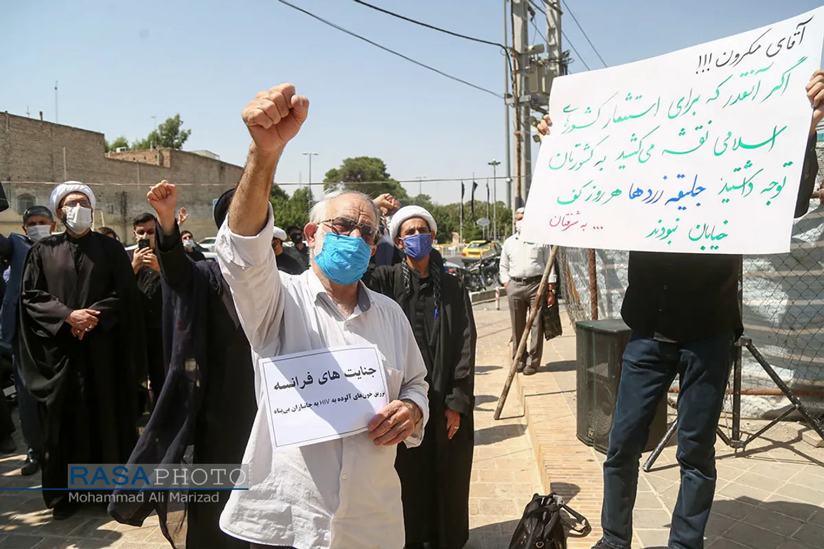 تجمع طلاب و دانشجویان در اعتراض به سکوت وزارت امور خارجه در توهین به پیامبر