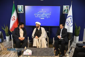 بازدید&zwnj; مدیر عامل خبرگزاری رسا از غرفه رسانه ها در نمایشگاه مطبوعات