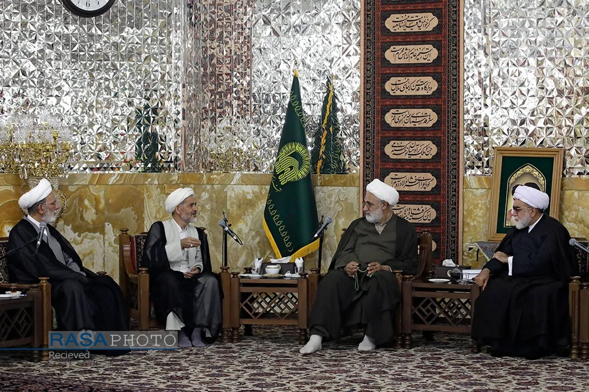 دیدار اساتید مدرسه تابستانه "دارالعلم" طلاب با تولیت آستان قدس رضوی
