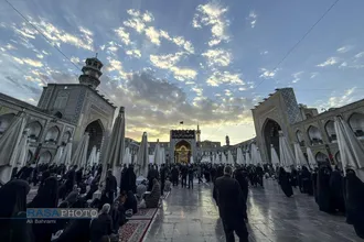 حال و هوای حرم مطهر رضوی در آستانه تشییع امام شهید