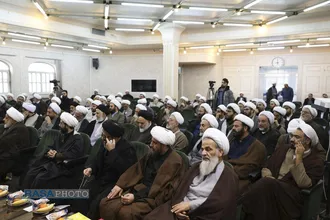 نشست دبیر شورای عالی حوزه&zwnj; با نمایندگان طلاب و فضلای حوزه علمیه قم