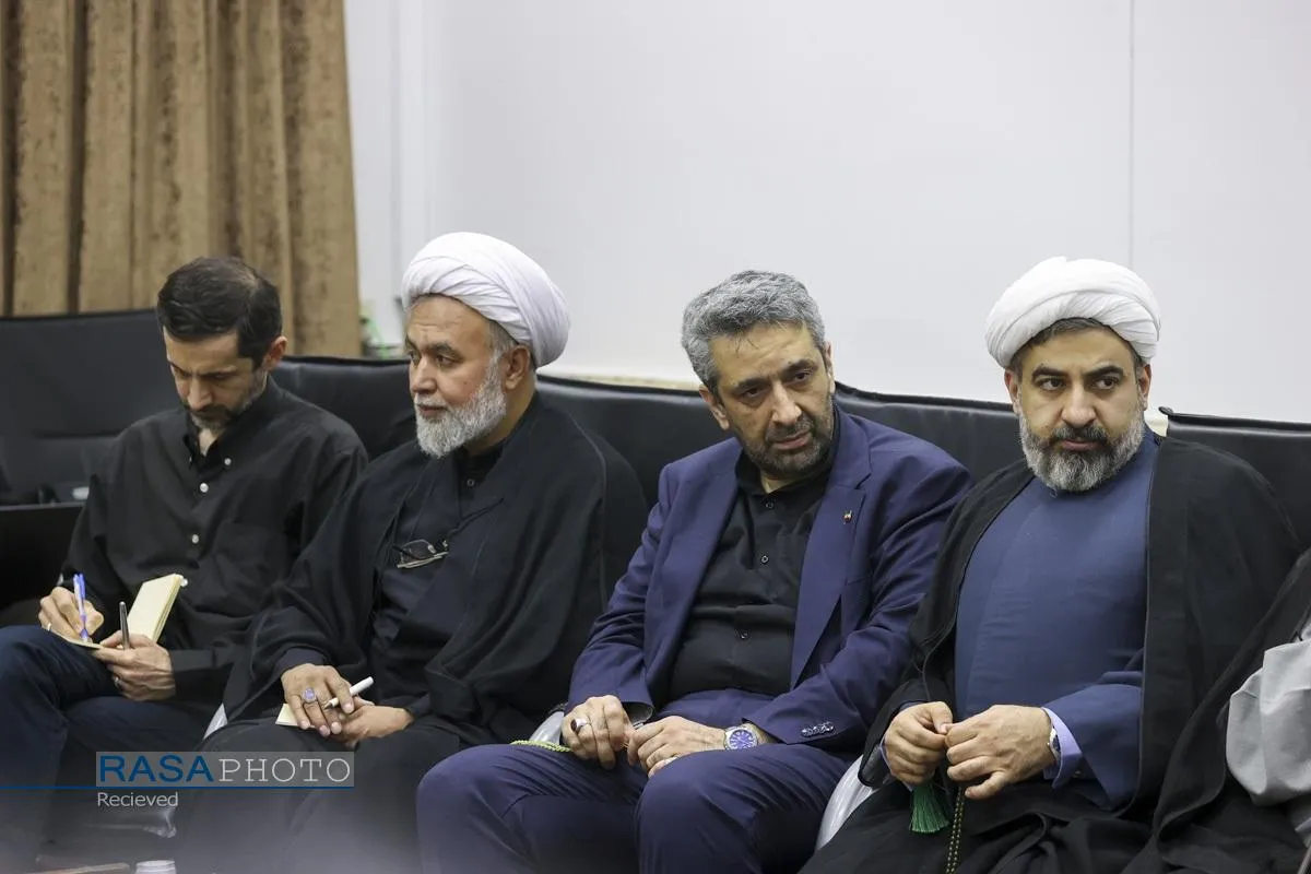 دیدار پزشکیان با اعضای جامعه مدرسین حوزه علمیه قم