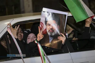 شور  و شوق مردم در خیابان&zwnj;های قم در پی اعلام رهبری حضرت آیت الله سید مجتبی خامنه&zwnj;ای