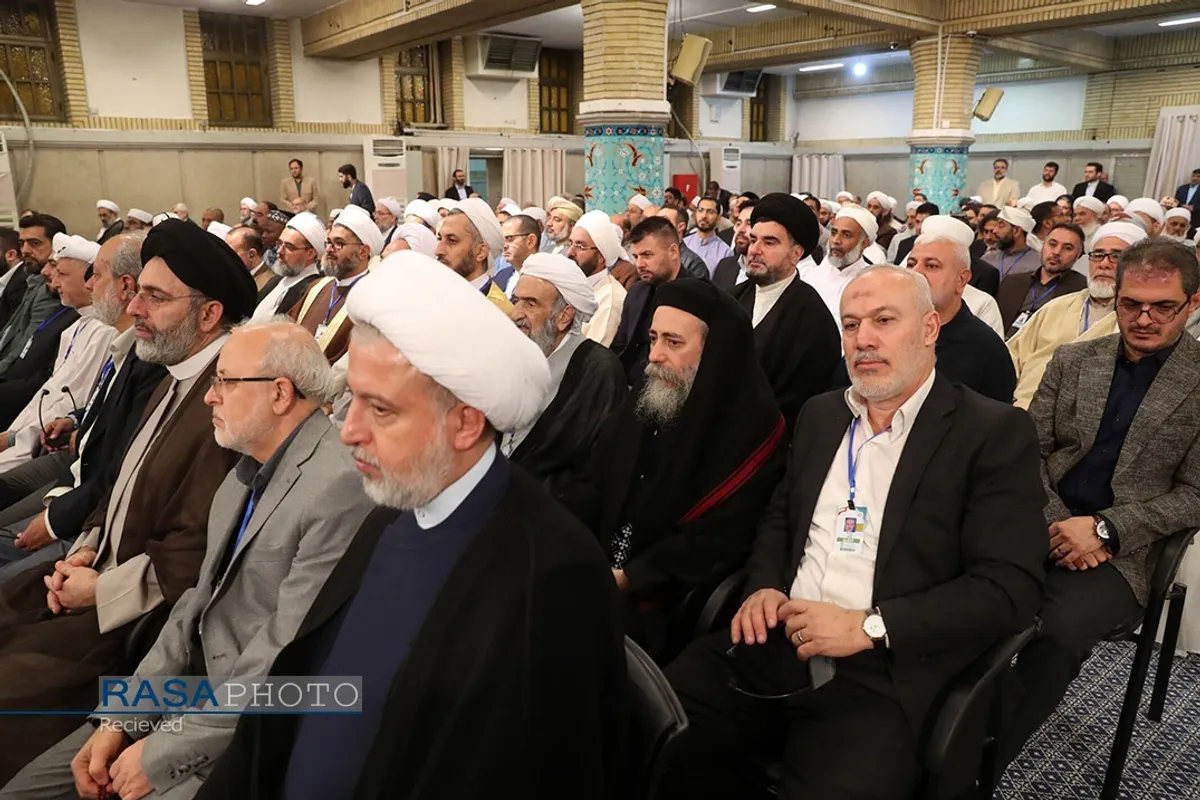 دیدار مسئولان نظام، سفرای کشور&zwnj;های اسلامی با رهبر انقلاب