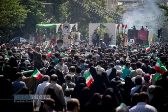 مراسم تشییع پیکر مطهر ۱۵۰ شهید دفاع مقدس در تهران&lrm;