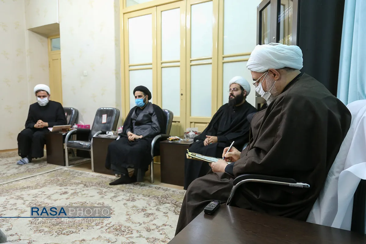 دیدار اعضای هیئت امنای جمعیت فعالان فرهنگ، هنر و رسانه انقلاب اسلامی با آیت الله محسن اراکی