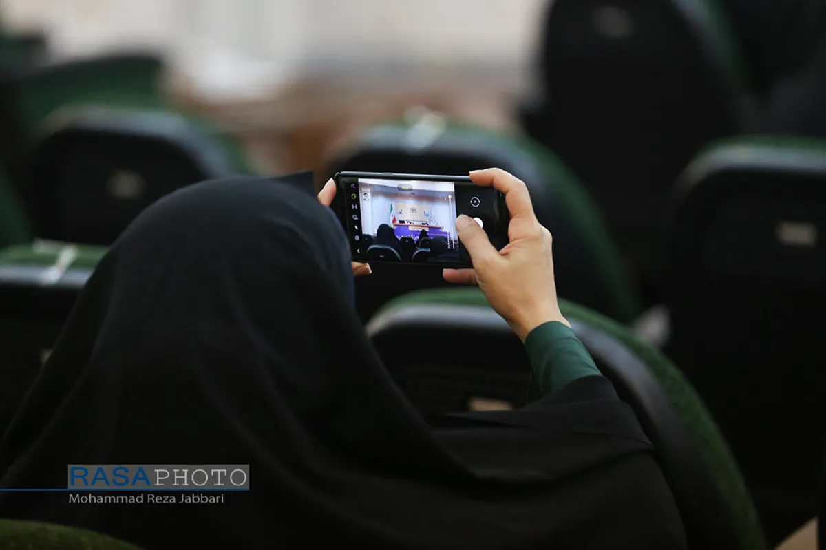 نشست بصیرتی و تحلیلی با موضوع "مبانی نقش مردم در نظام اسلامی"