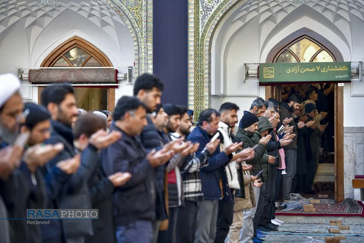 اقامه نماز عید سعید فطر در حرم مطهر رضوی