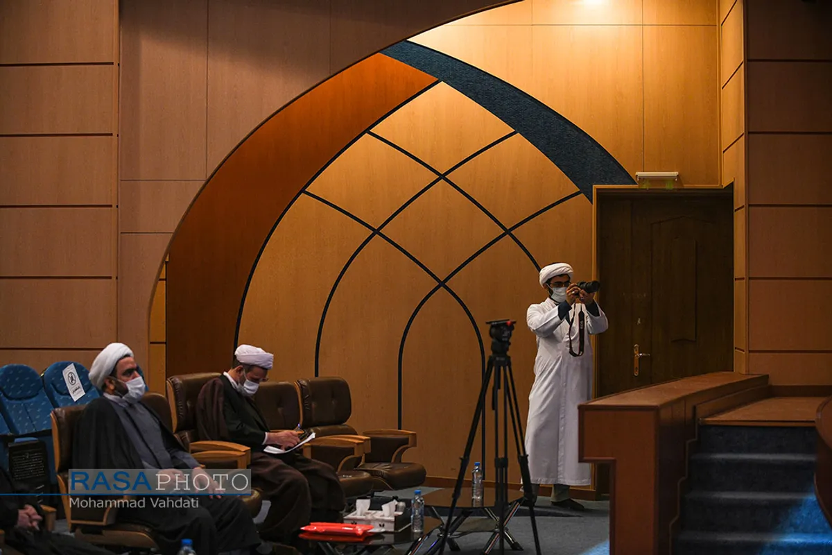 مراسم نکوداشت مرحوم آیت الله سلطان&zwnj;الواعظین شیرازی با قرائت پیام حضرت آیت الله سبحانی در سالن همایش های غدیر دفتر تبلیغات اسلامی برگزار شد.