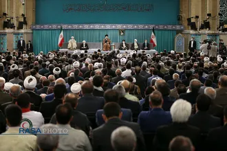 دیدار مسئولان نظام و سفرای کشور&zwnj;های اسلامی با مقام معظم رهبری