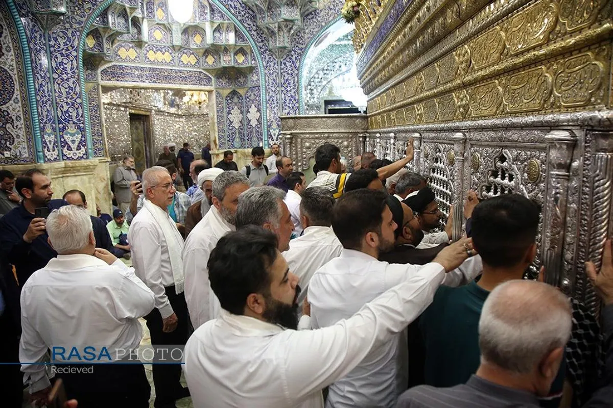 آیین گل آرایی ضریح مطهر کریمه اهل&zwnj;بیت(س) به مناسبت دهه کرامت