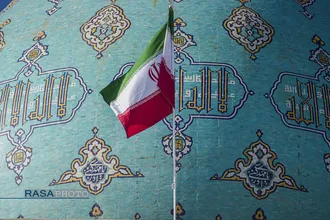 آئین تعویض پرچم مسجد مقدس جمکران در پی شهادت حضرت آیت&zwnj;الله&zwnj;العظمی خامنه&zwnj;ای (قدس&zwnj;سره)