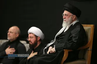 مراسم عزاداری شب عاشورای حسینی (علیه&zwnj;السلام) با حضور رهبر انقلاب