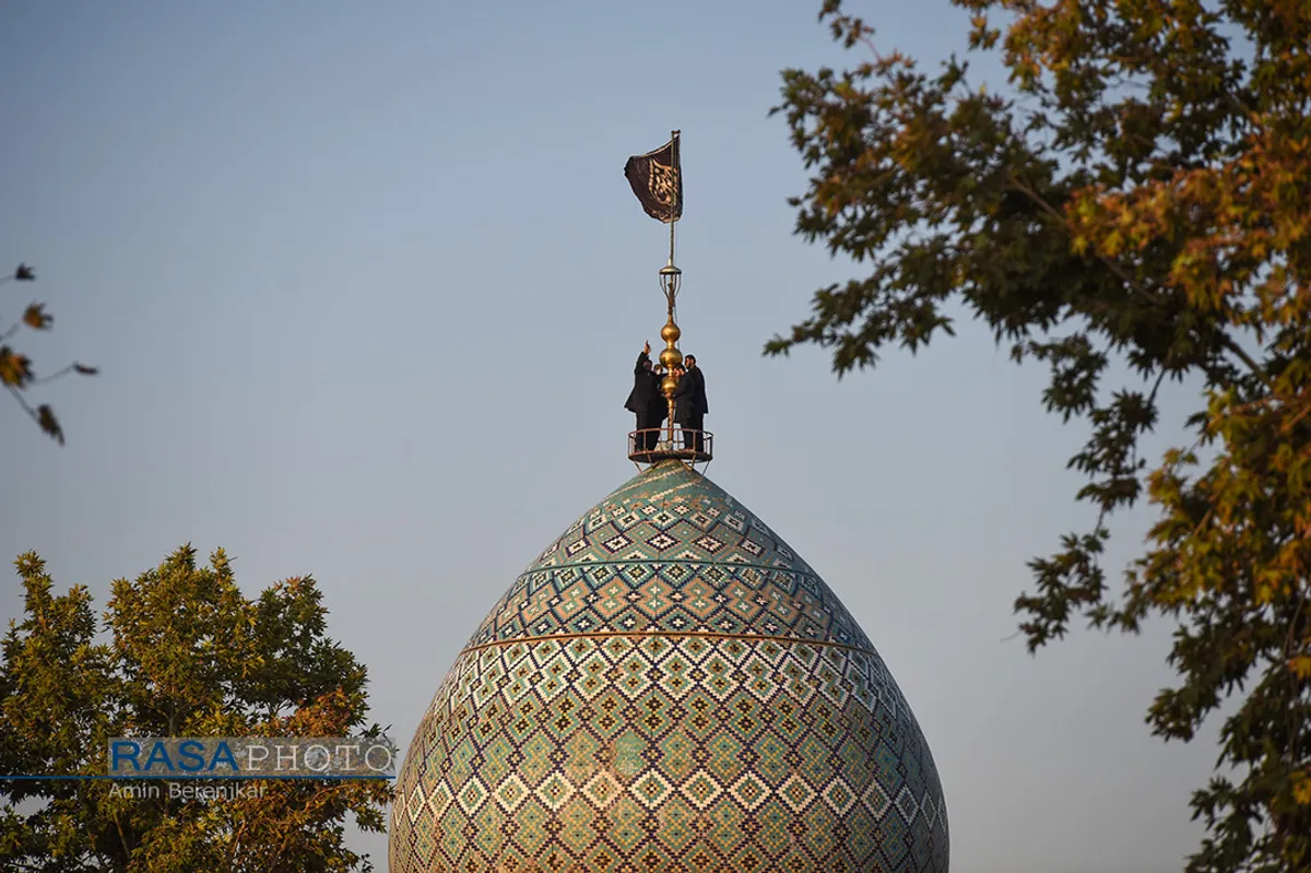 آئین تعویض پرچم حرم حضرت احمد&zwnj;بن&zwnj;موسی الکاظم (ع) در شراز