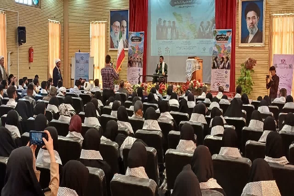 روحانیت و عالمان دینی محور معنویت در جامعه هستند روحانیت و عالمان دینی محور معنویت در جامعه هستند
