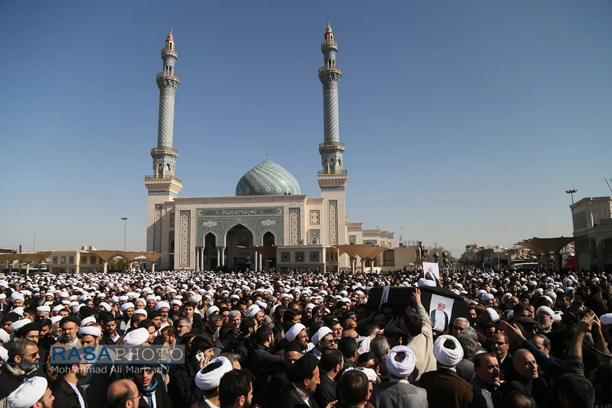 مراسم تشییع پیکر آیت الله مومن نماینده مردم استان قم در مجلس خبرگان رهبری
