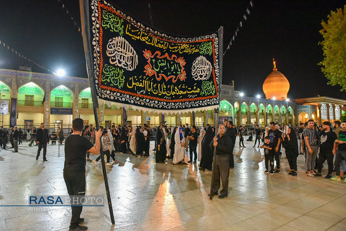 عزاداری شب چهارم محرم در حرم حضرت شاهچراغ (ع) &lrm;&lrm;