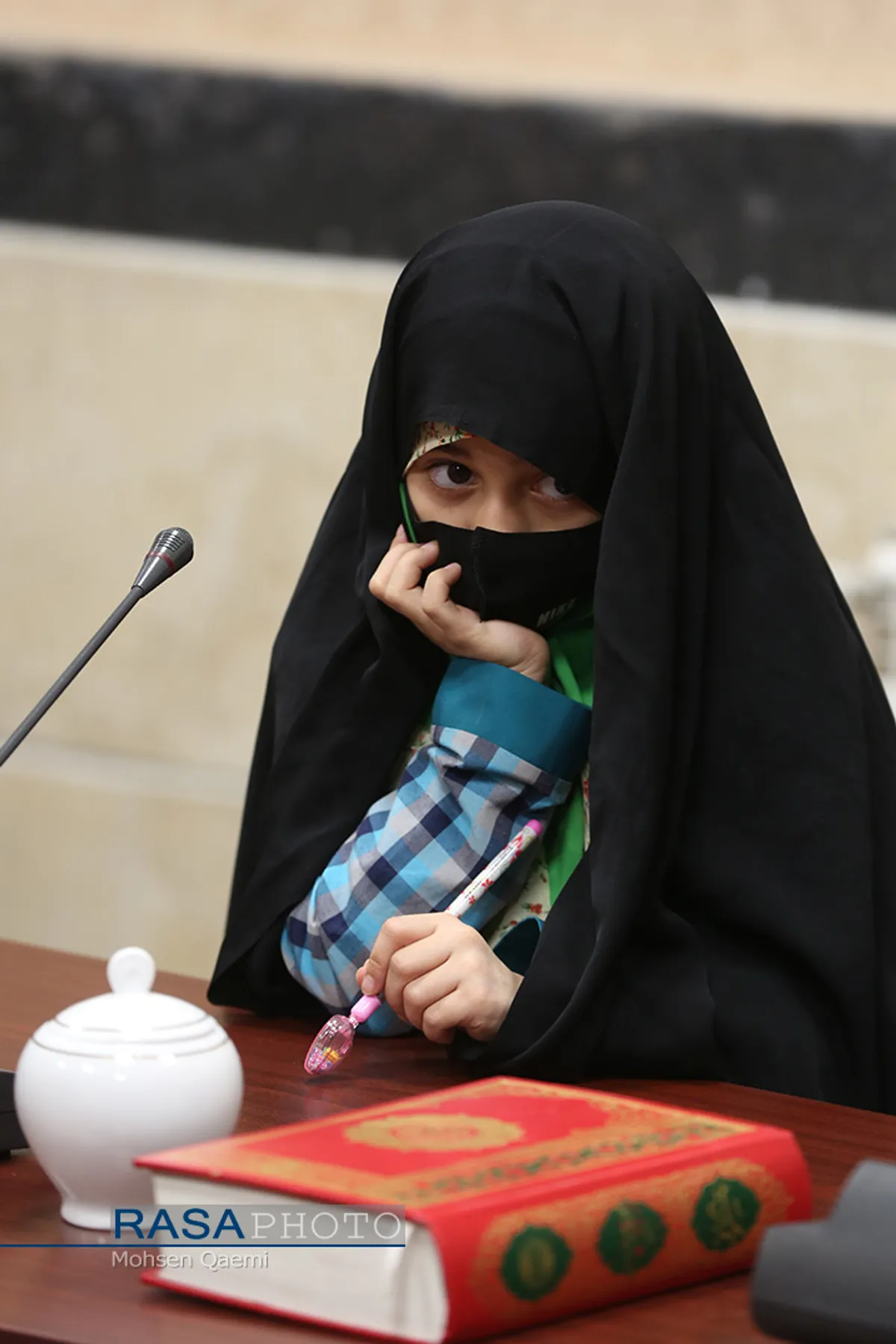 تجلیل از طلبه جهادی فعال در بیمارستان&zwnj;های کرونایی به مناسبت روز پرستار