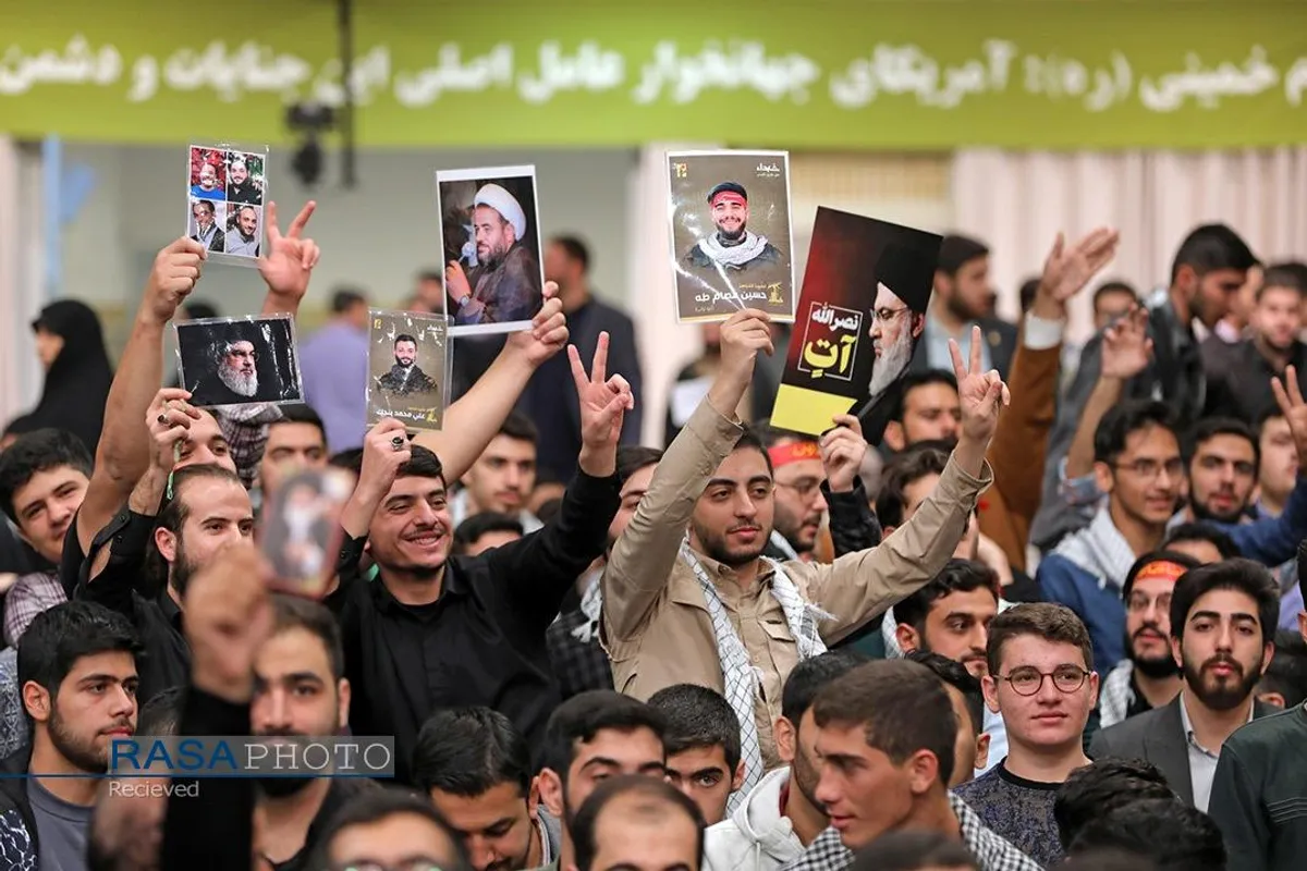 دیدار دانش&zwnj;آموزان و دانشجویان با رهبر انقلاب به&zwnj;مناسبت سالروز ۱۳ آبان