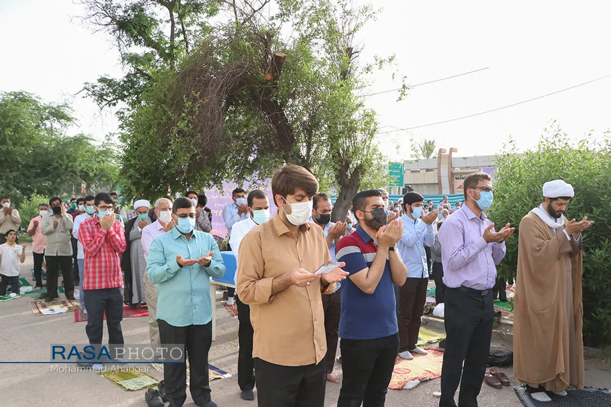 نماز عید سعید فطر به امامت آیت الله موسوی جزایری
