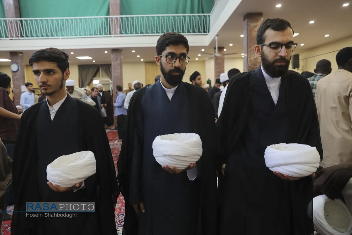 جشن میلاد پیامبر (ص) و عمامه گذاری طلاب در بیوت مراجع تقلید
