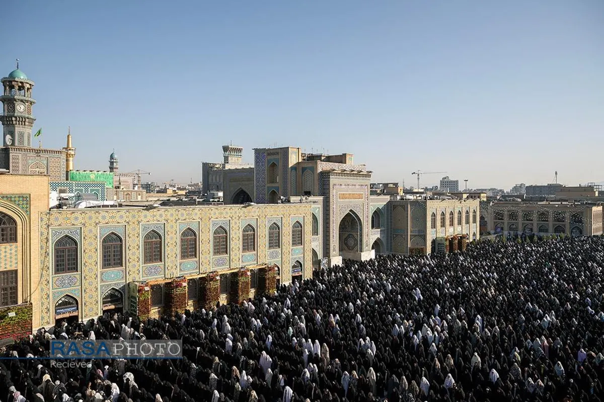 اقامه نماز عید فطر در حرم مطهر رضوی