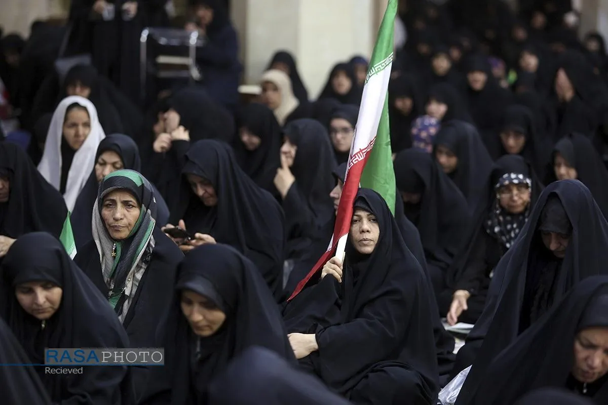 عزاداری ظهر اربعین رهبر شهید انقلاب در حرم بانوی کرامت