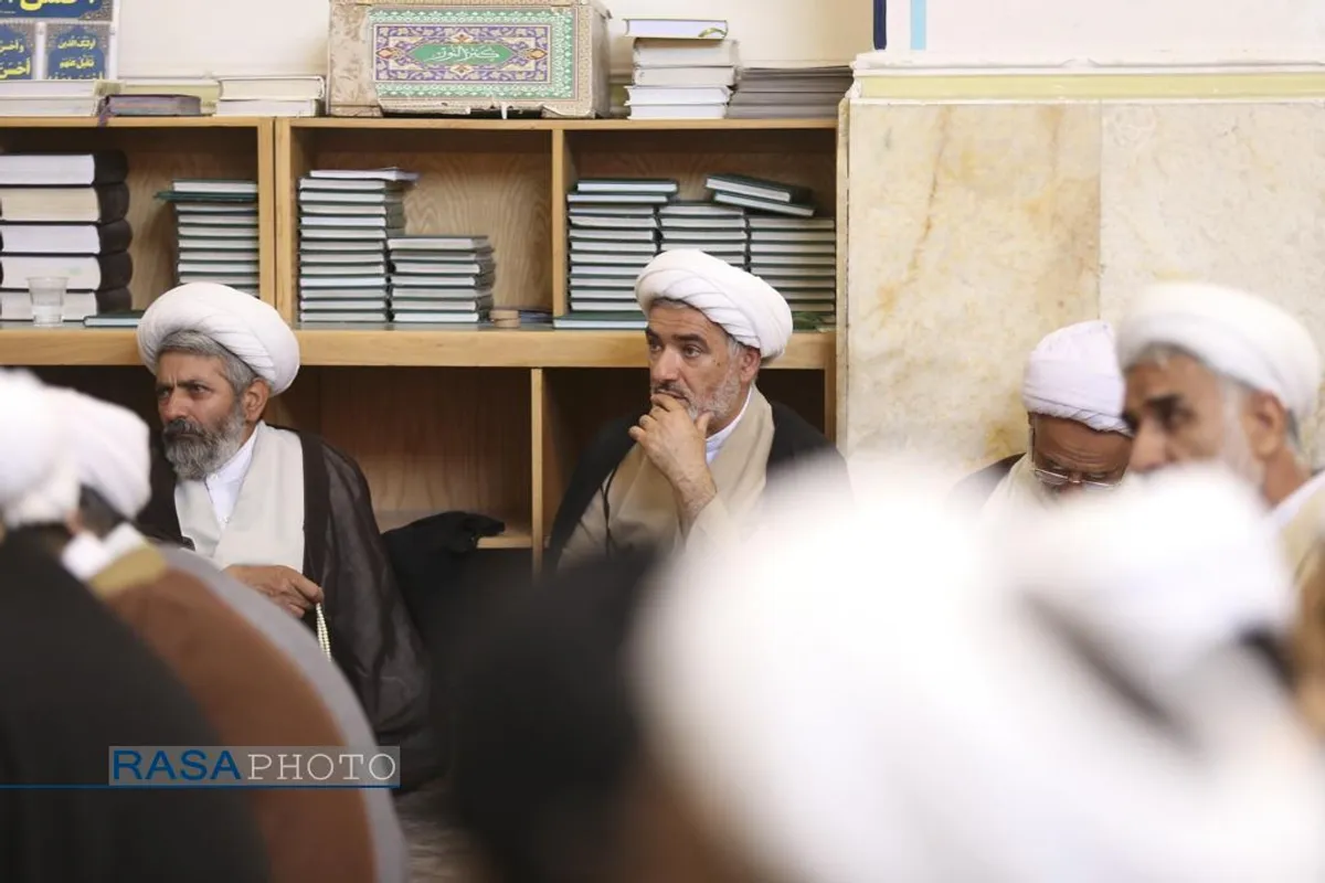دیدار اعضای مجمع نمایندگان طلاب با آیت الله شب زنده&zwnj;دار