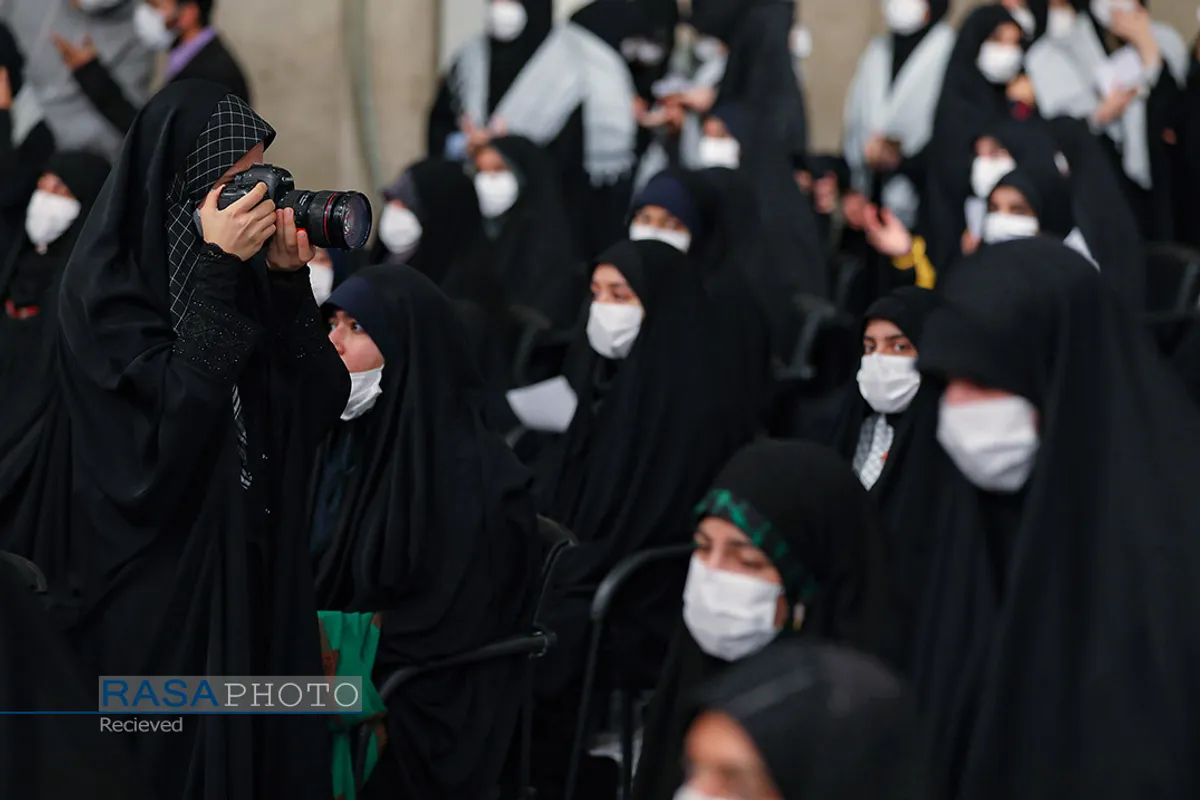 دیدار جمعی از دانش&zwnj;آموزان با مقام معظم رهبری1