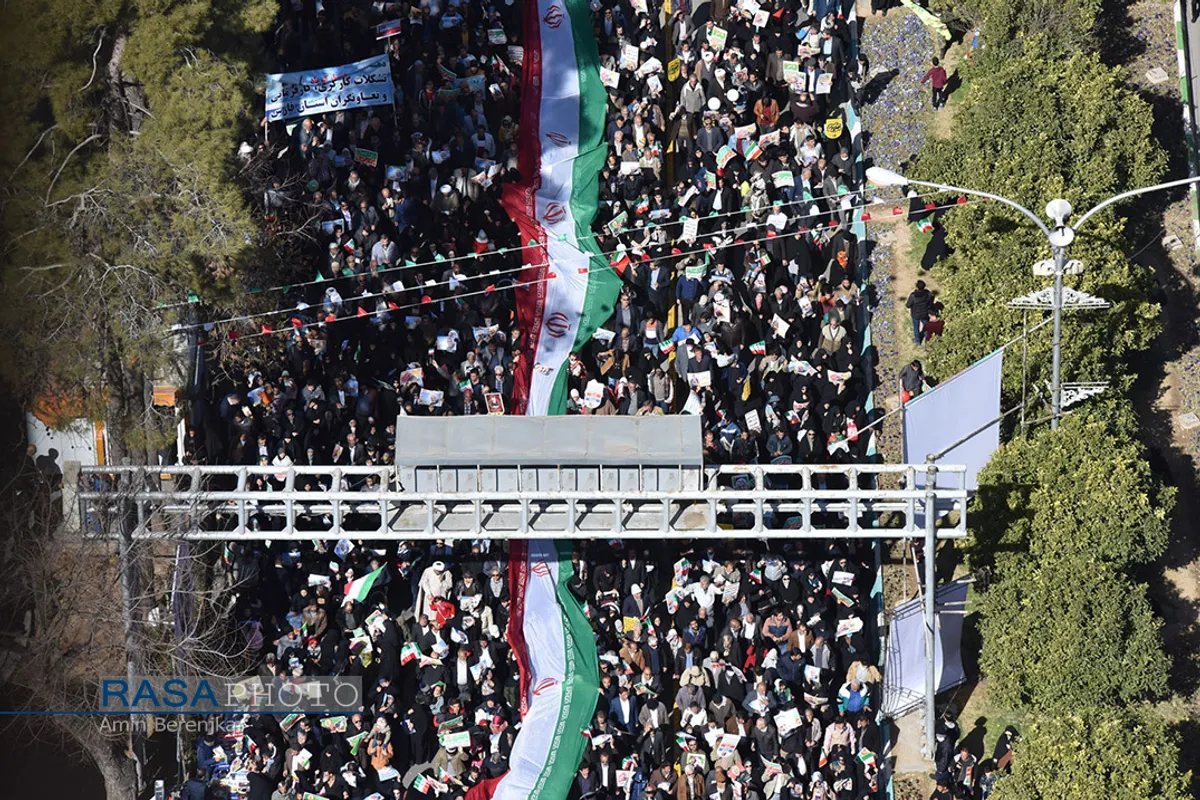 فجر سلیمانی | راهپیمایی با شکوه مردم شیراز در روز ۲۲ بهمن