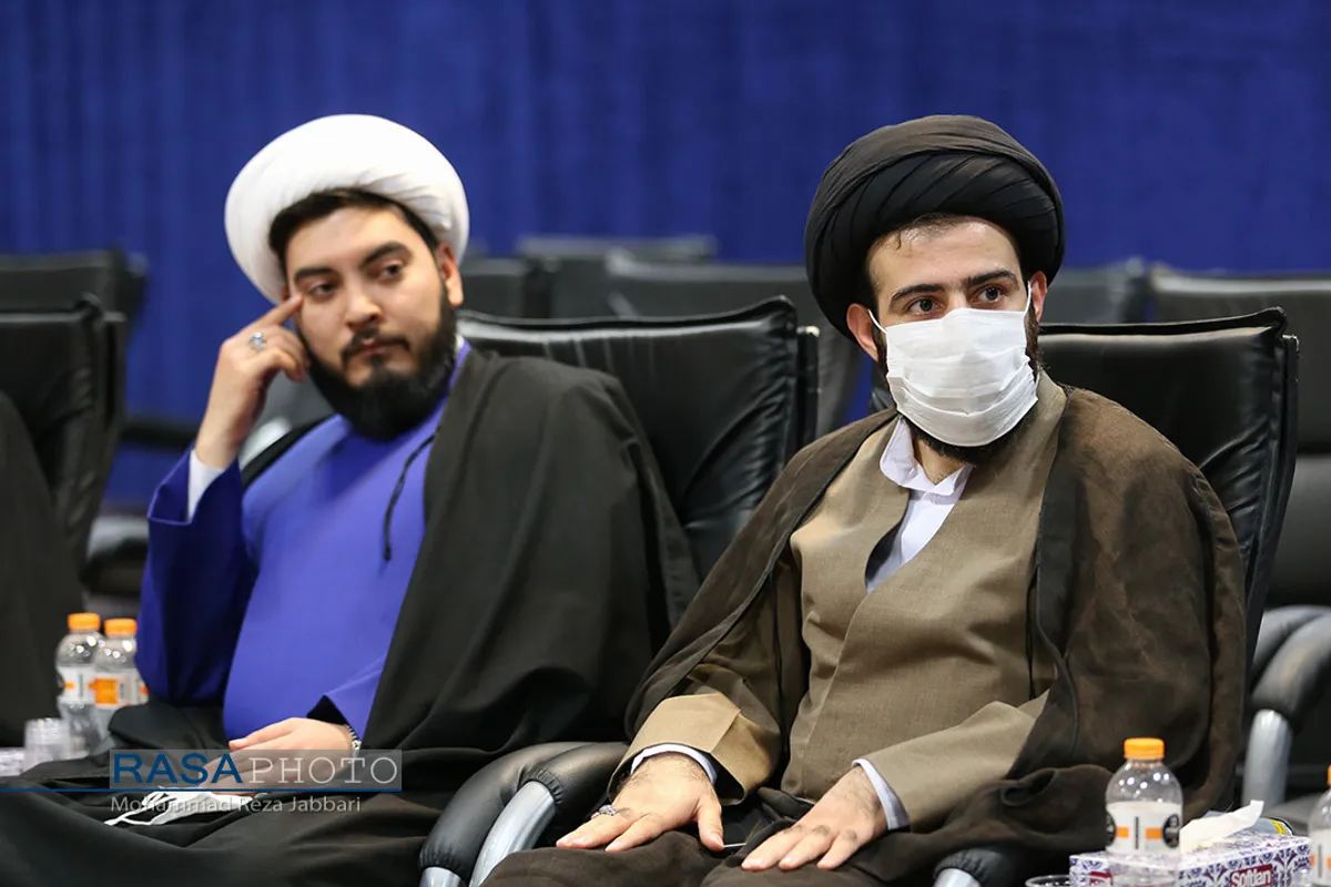 جلسه شورای شعر حوزه با آیت الله اعرافی