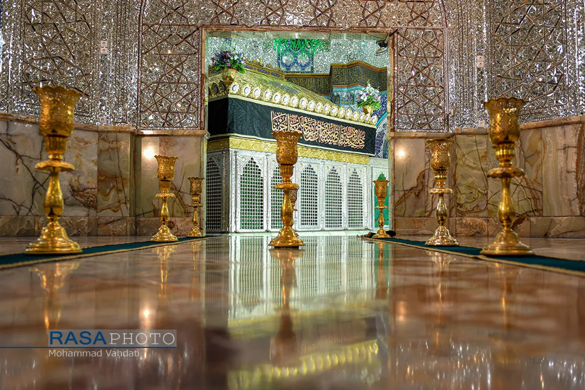 آئین سیاه پوش کردن ضریح حرم مطهر حضرت معصومه (سلام الله علیها)