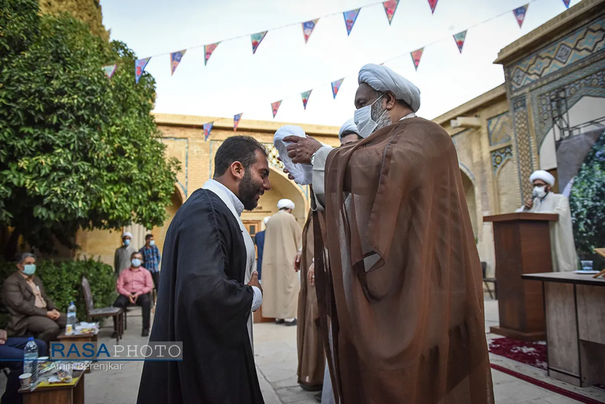 جشن عمامه گذاری جمعی از طلاب حوزه منصوریه شیراز&lrm;&lrm;