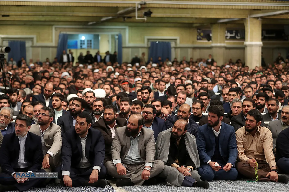 دیدار مداحان اهل&zwnj;بیت (علیهم&zwnj;السلام) با مقام معظم رهبری