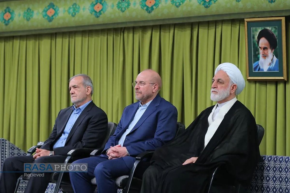 دیدار مسئولان نظام، سفرای کشور&zwnj;های اسلامی و میهمانان کنفرانس وحدت با رهبر انقلاب