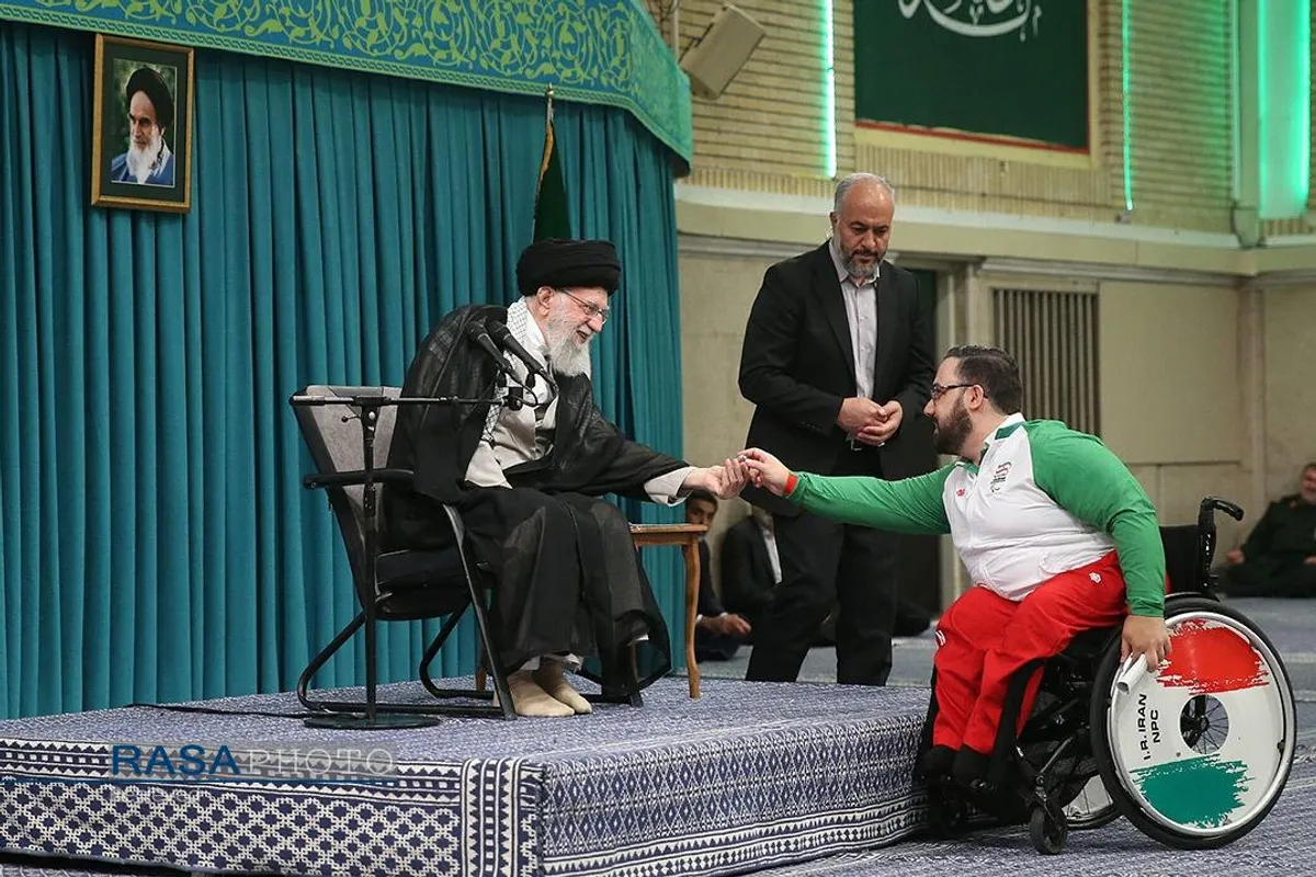 دیدار اعضای کاروان&zwnj;های اعزامی ایران به بازی&zwnj;های المپیک و پارالمپیک ۲۰۲۴ با رهبر انقلاب