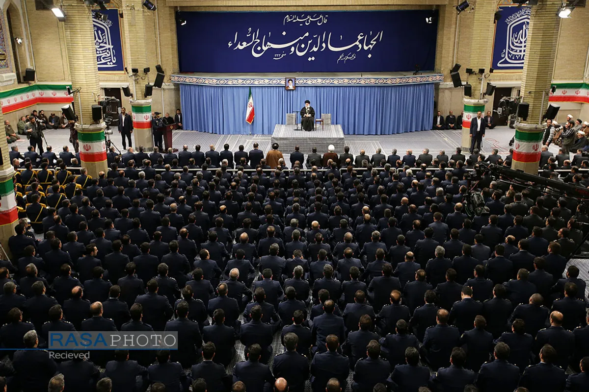 دیدار فرماندهان و کارکنان نیروی هوایی ارتش با حضرت آیت الله خامنه ای فرمانده کل قوا