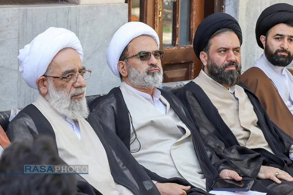 تجمع طلاب و فضلای حوزه در حمایت از عملیات مقتدرانه نیرو&zwnj;های مسلح -۱