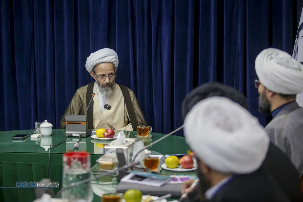 دیدار اعضای دبیرخانه جایزه جهانی صدر با آیت&zwnj;الله رجبی
