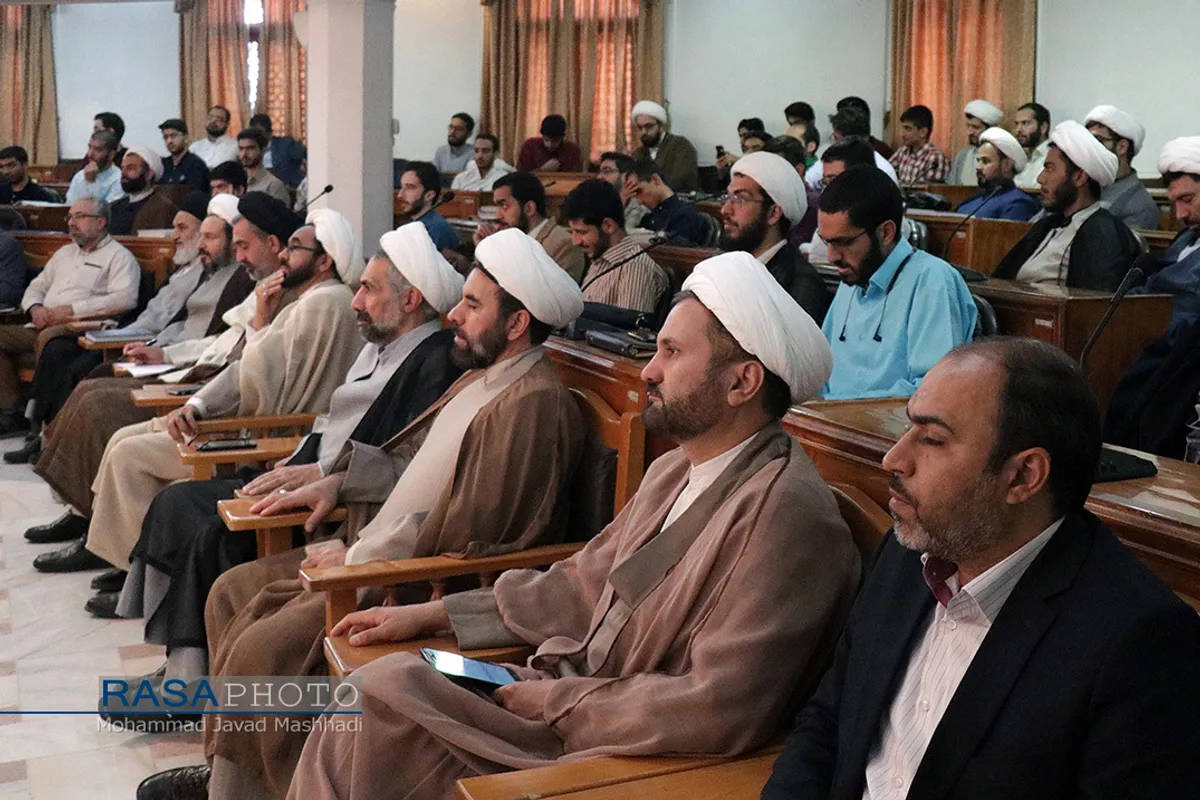 نشست علمی الزامات بیانیه گام دوم انقلاب اسلامی با حضور آیت الله اعرافی
