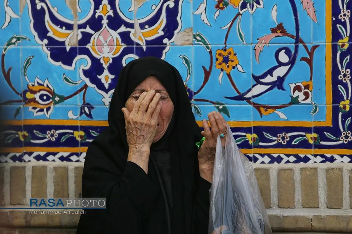 اهتزاز خیمه عزای حضرت ابا&zwnj;عبد&zwnj;الله&zwnj;الحسین (علیه السلام) در حرم امام زاده موسی مبقع قم در آستانه محرم